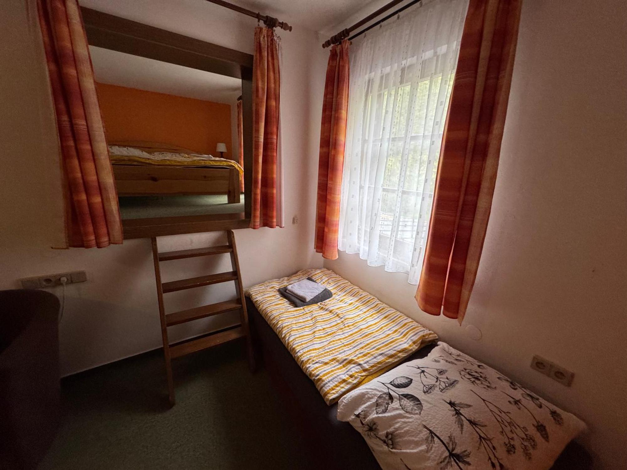 Lucni Dum Otel Janske Lazne Oda fotoğraf