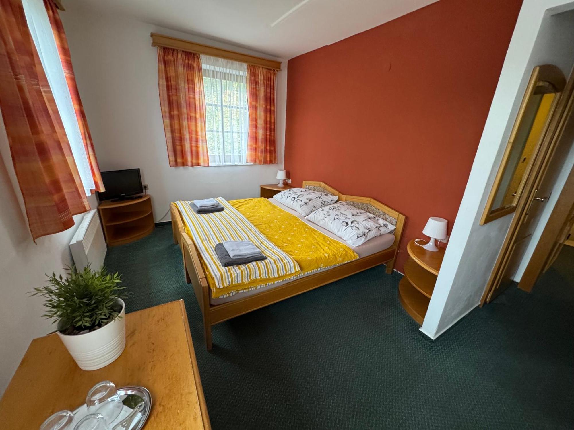 Lucni Dum Otel Janske Lazne Oda fotoğraf